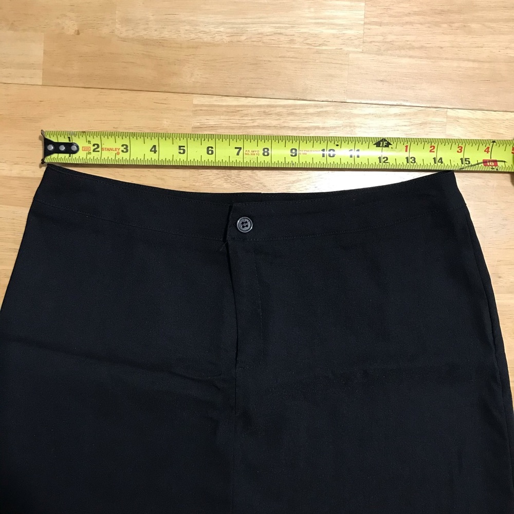 Black mini skirt - Picture 3 of 8